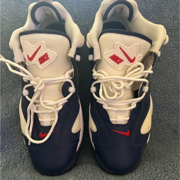 Nike Navy and Beige Athletic Shoes - Picture 2 of 5